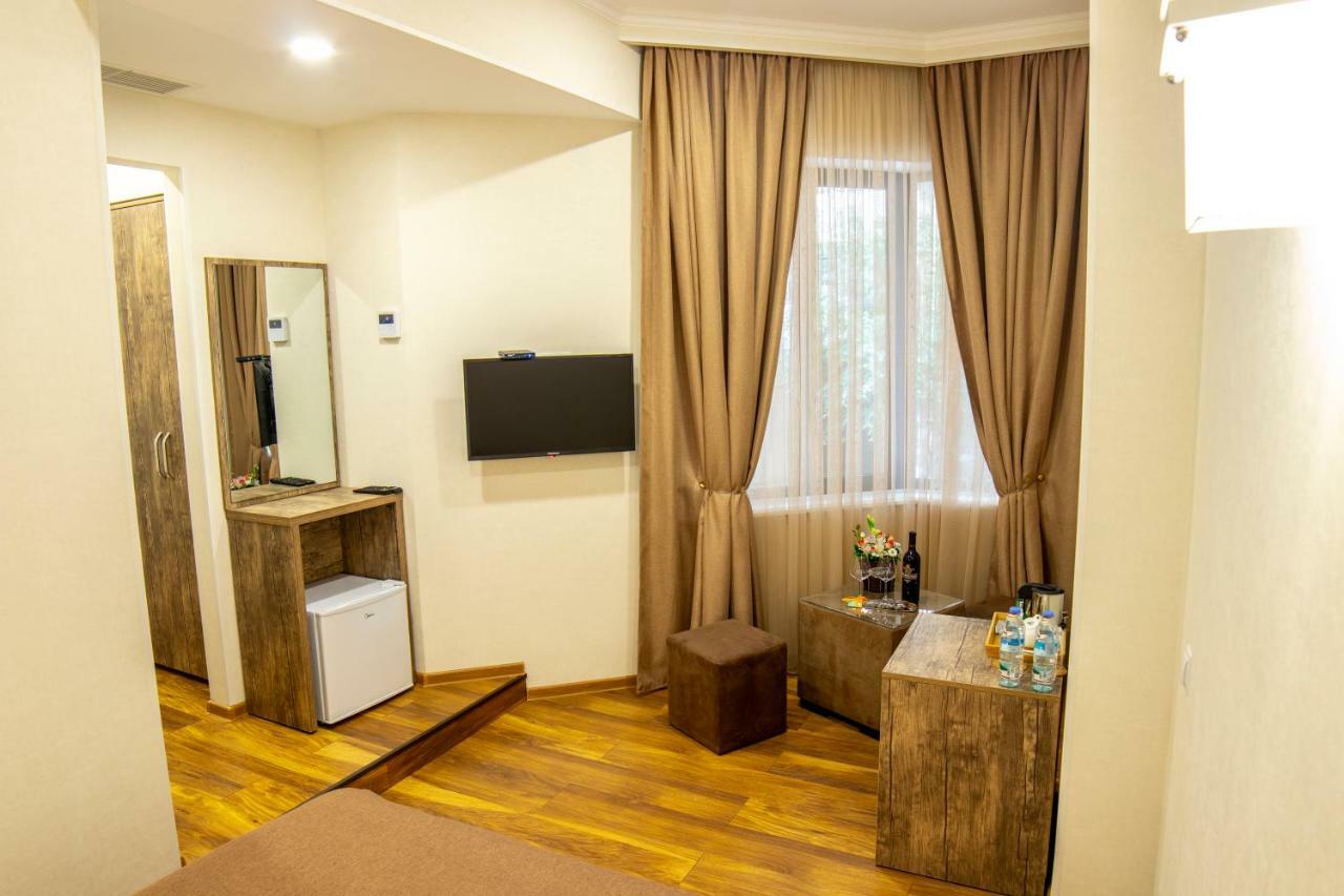 Irmisa Hotel Тбилиси Экстерьер фото